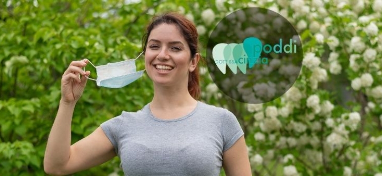 Niente più mascherina all’aperto: le 5 regole per un sorriso perfetto